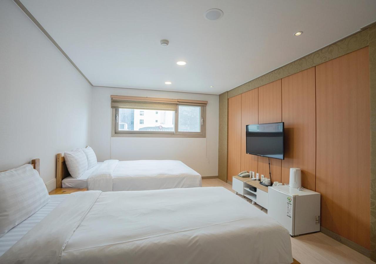 J2 Family Hotel Чеджудо Экстерьер фото