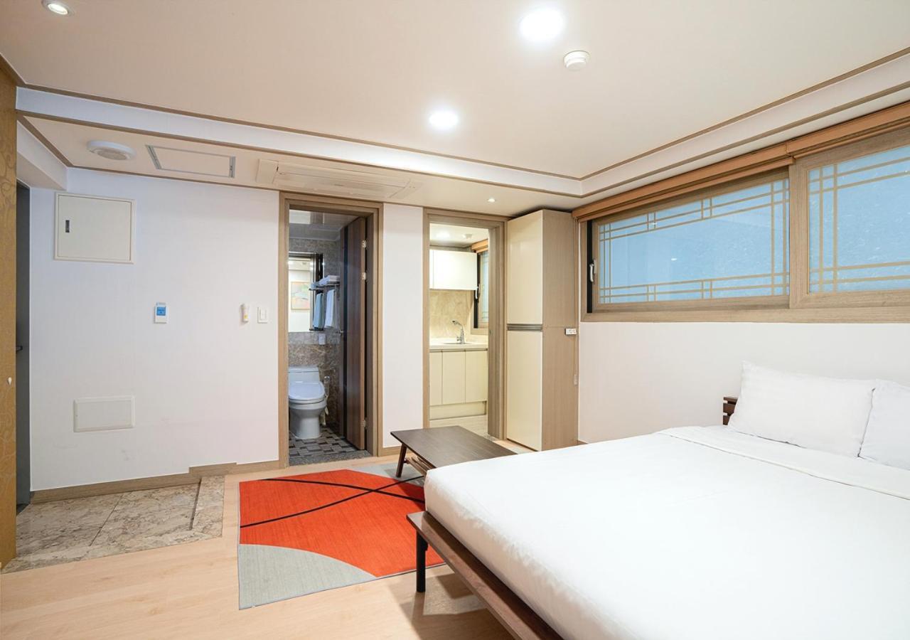 J2 Family Hotel Чеджудо Экстерьер фото