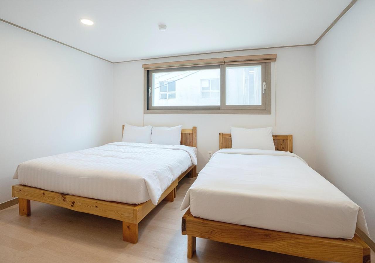 J2 Family Hotel Чеджудо Экстерьер фото
