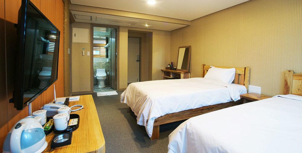 J2 Family Hotel Чеджудо Экстерьер фото